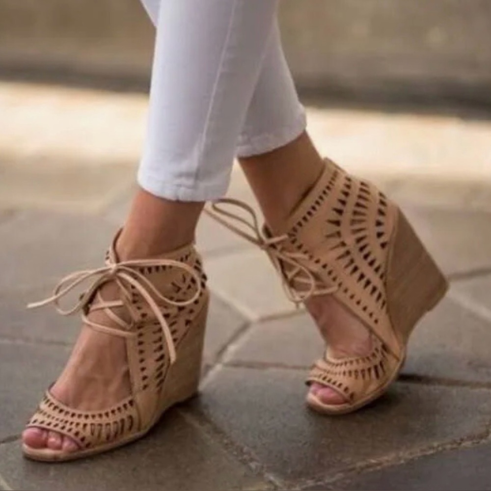Jeffrey Campbell Tan Radillo-Hi Laser Cut Lace-Up Wedge Sandals Size 8.5 Women’s - Picture 3 of 11